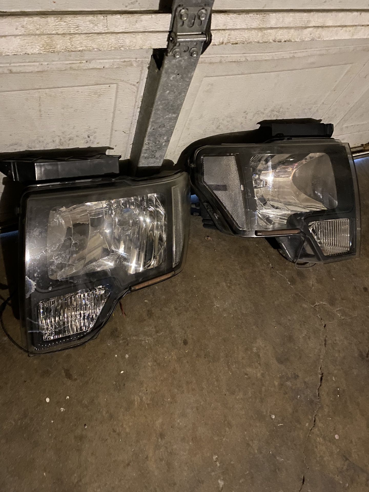 Ford F150 2009 -2014 Headlights