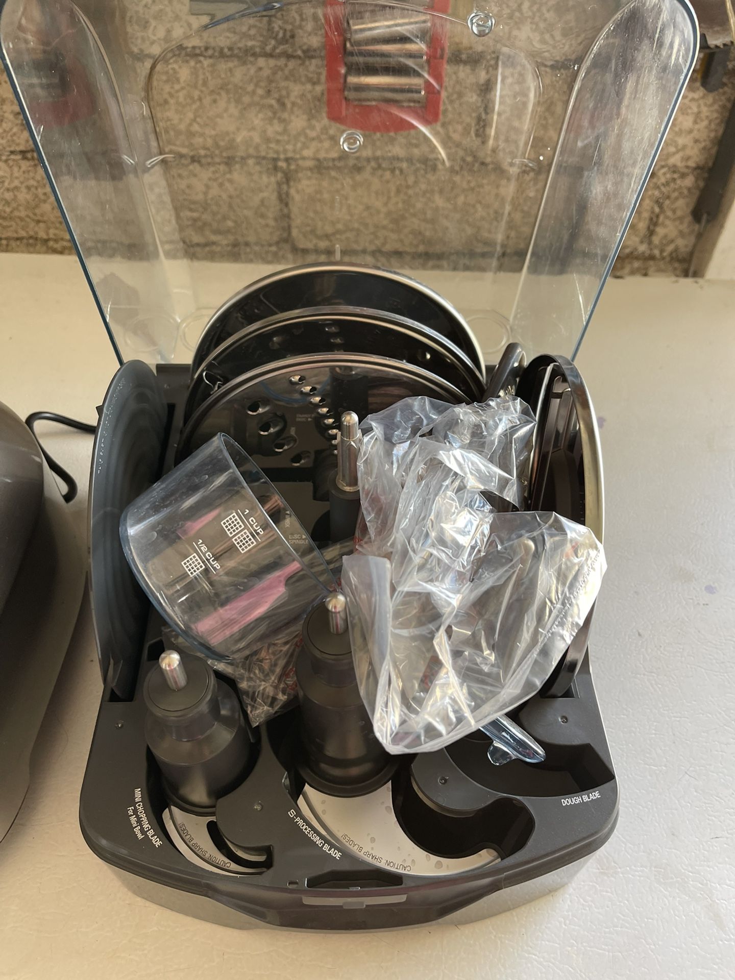 Breville 16 Cup Sous Chef Peel & Dice Food Processor for Sale in Chandler, AZ OfferUp