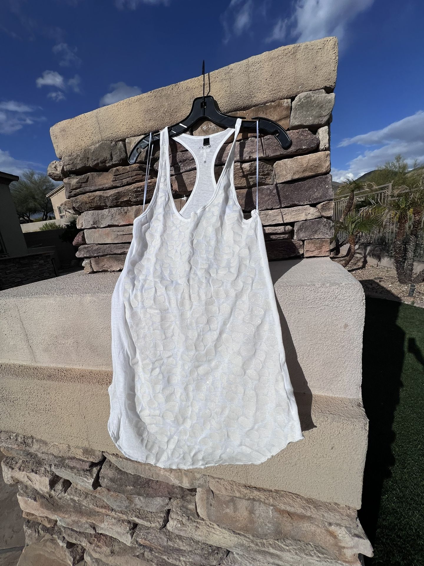 White tunic tanks women size medium by Joe’s with sparkle design