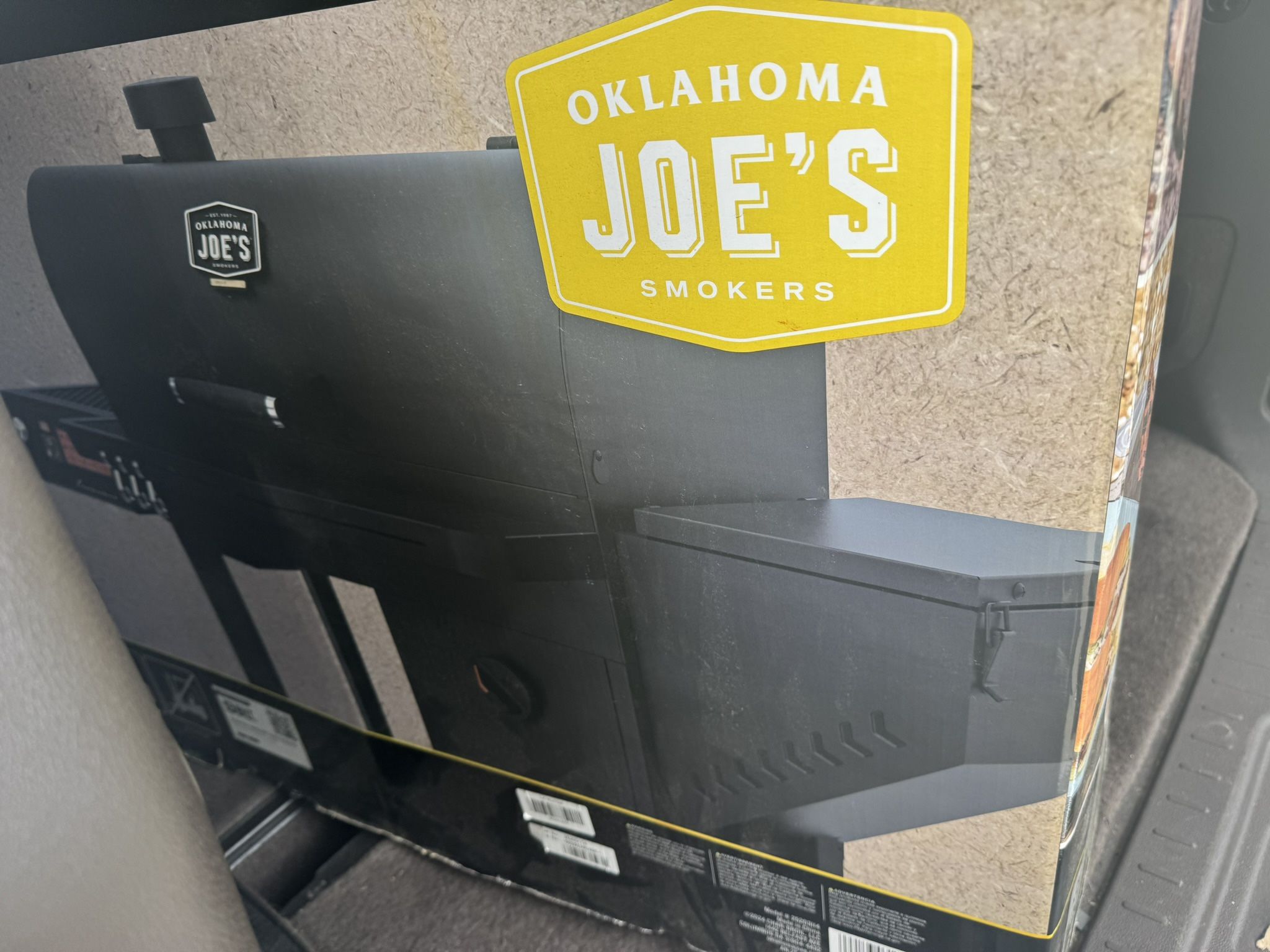 Oklahoma Joes Tahoma 900 Auto Feed Charcoal Smoker Grill