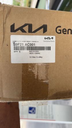 OEM Kia Telluride Roof Rack Cross Bars – New in Box Genuine Kia roof rack cross bars, brand new in original box.