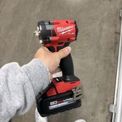 Milwaukee 3/4 Impact Wrench With HO 6.0 Battery 