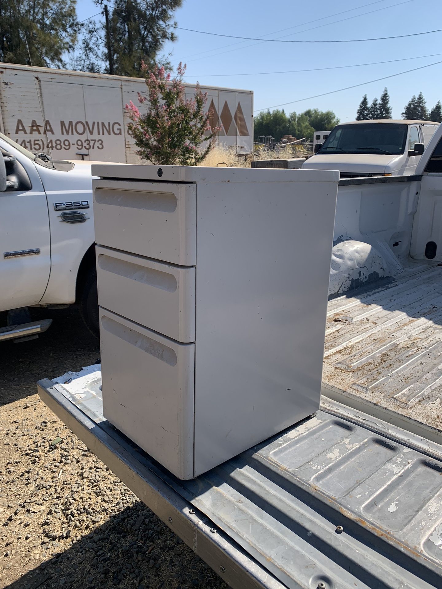 filing cabinet Metal $30