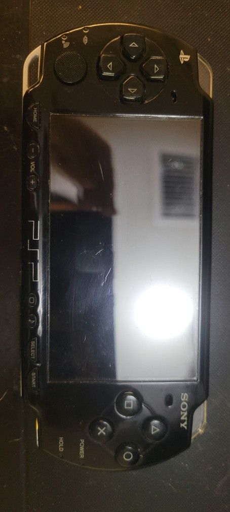 PSP 2000 HAS 57 GAMES ON IT