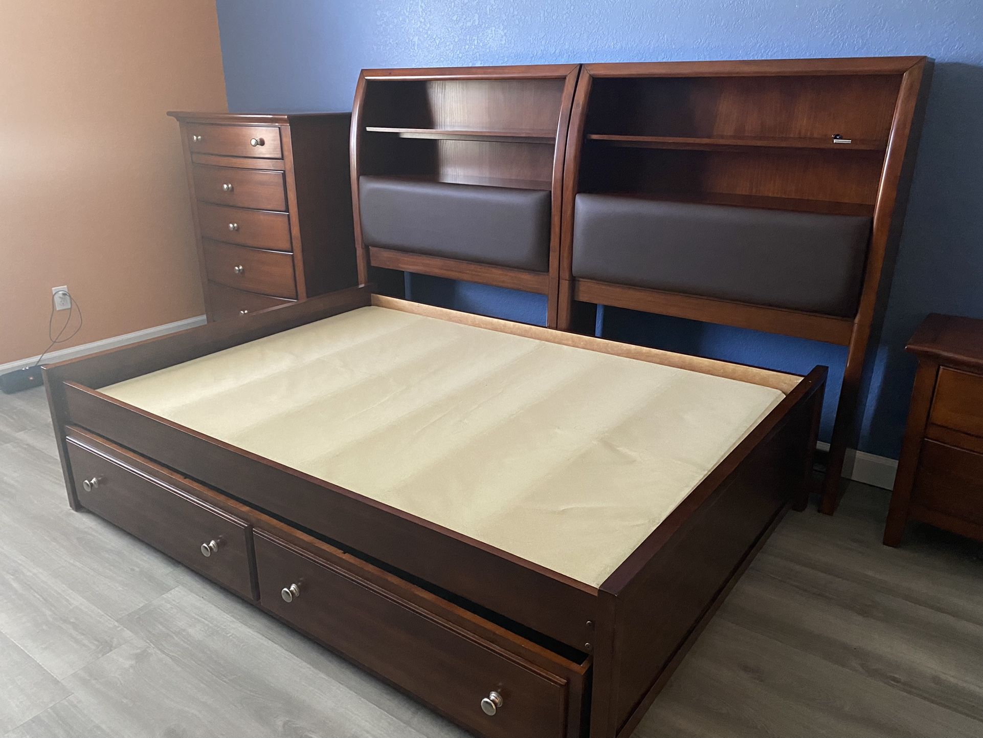 Santa Cruz Brown Cherry Bedroom Set
