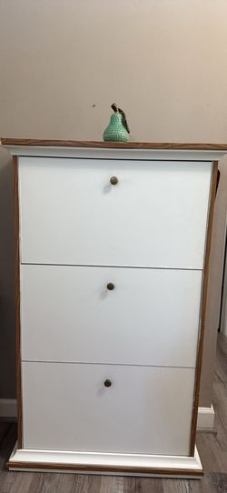 White shoes cabinet slim