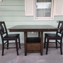 Table. $30 dolls..!!!!