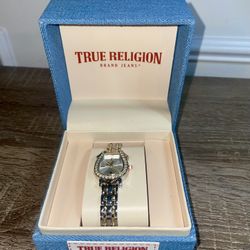 True Religion Women’s Watch Tone Silver & Gold Bracelet Dress Crystal Bezel.(#18