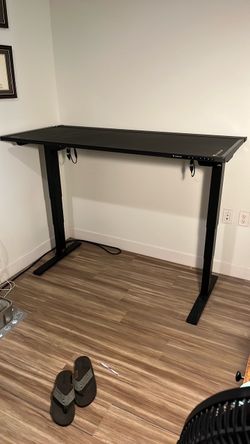 Secretlab MAGNUS Pro Sit-to-Stand Desk