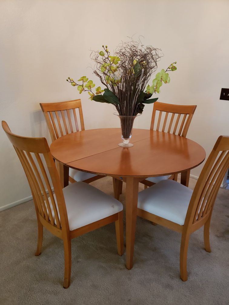 7pc Maple Dinette set with leaf