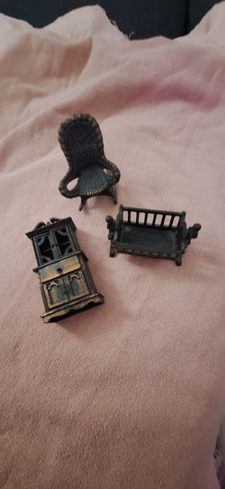 DURHAM INDUSTRIES MINIATURE DIE CAST FURNITURE DOLL HOUSE COLLECTIBLES