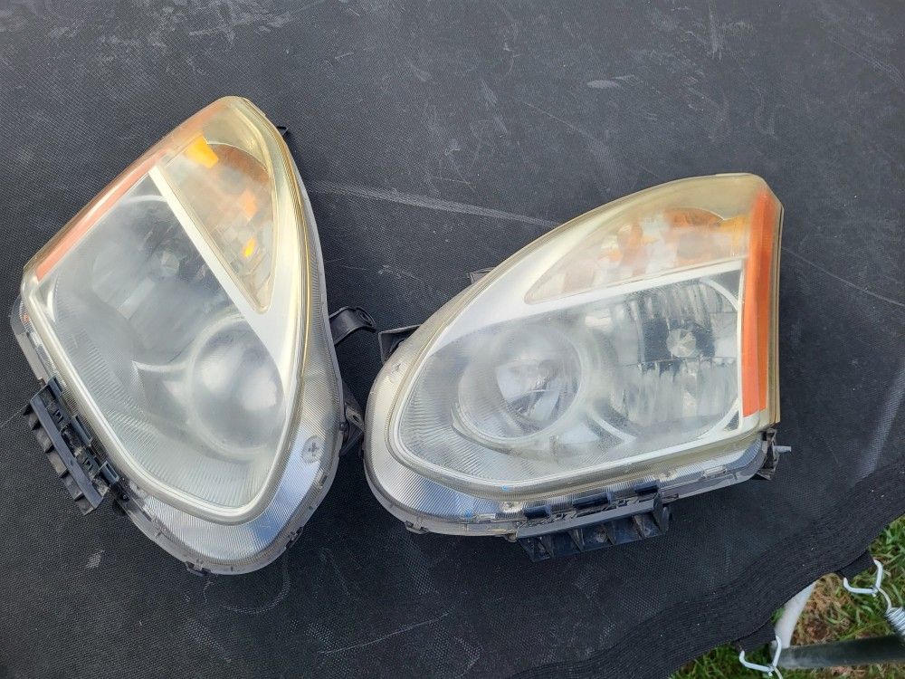 2008-2013 Nissan Rogue Headlights 