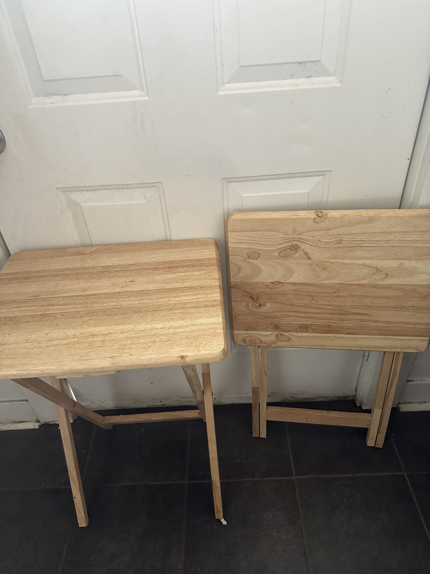 Foldable tables