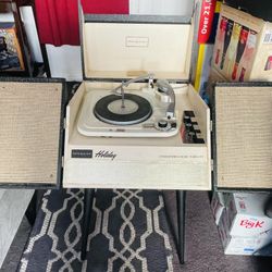 Vintage  Record Player Phonograph Turntable 