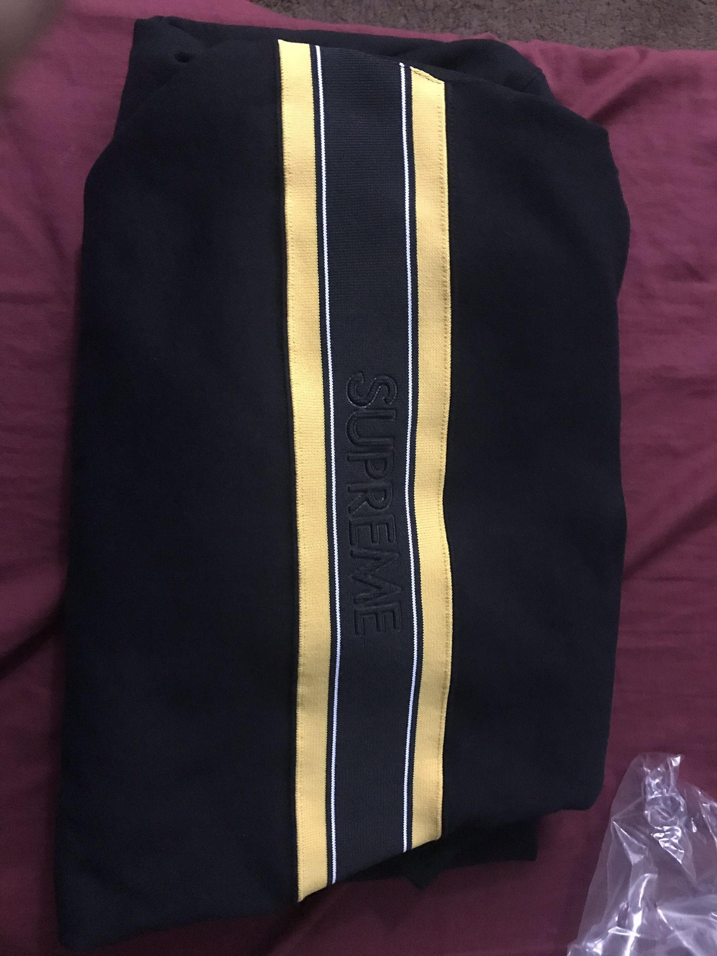 Supreme yellow strip hoodie(Medium)