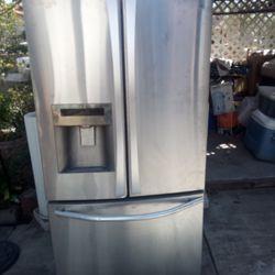 Refrigerator (refrigerador)