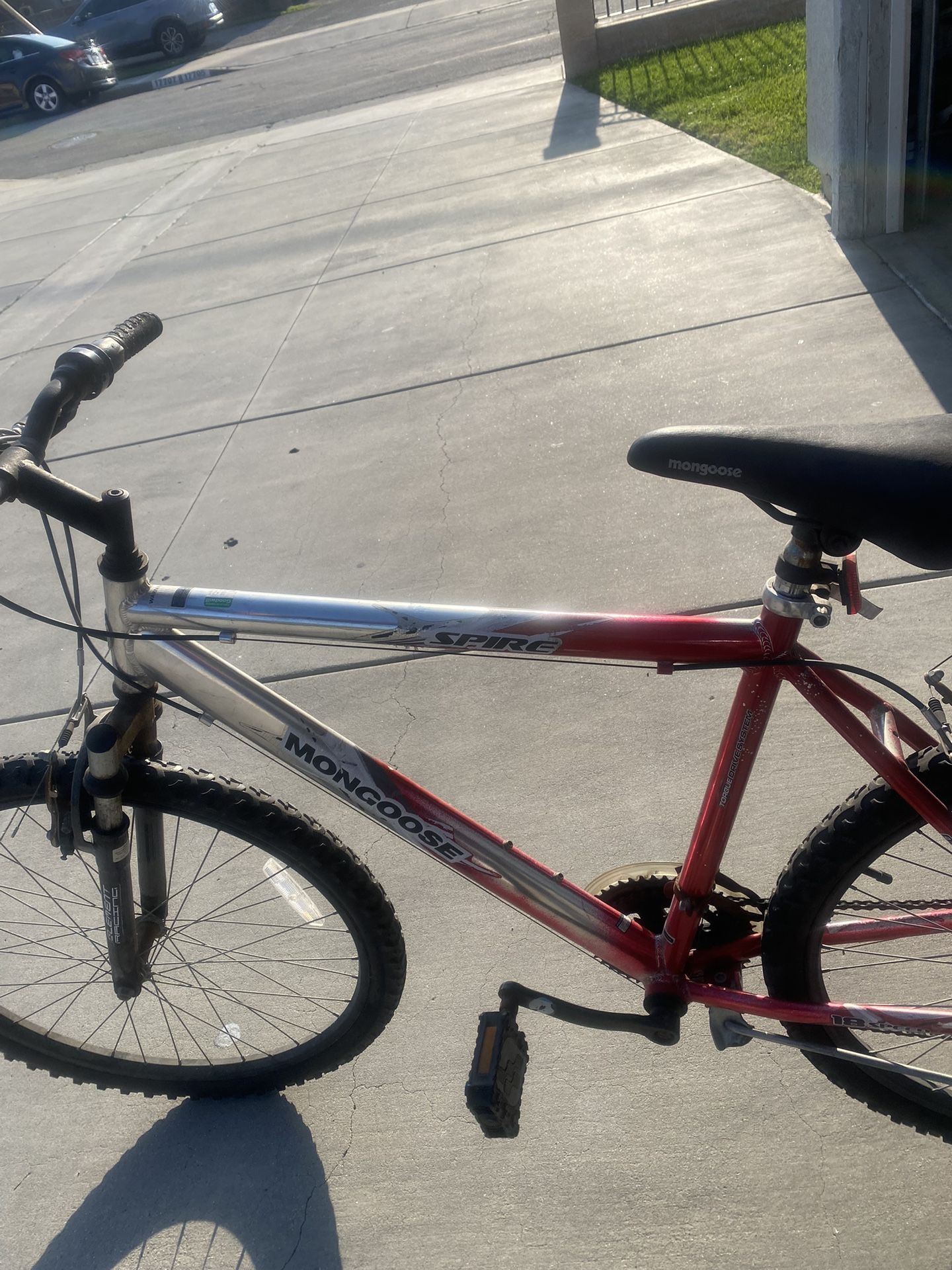 Mongoose Bike. Good condition Needs Air In Toree