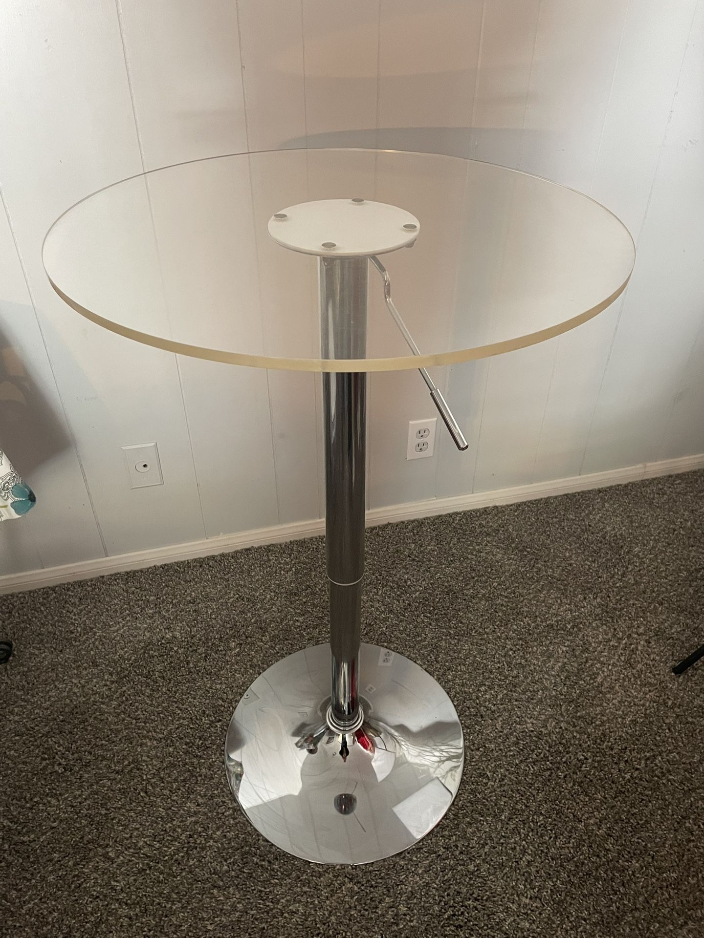 CLEAR PLEXIGLASS PODIUM