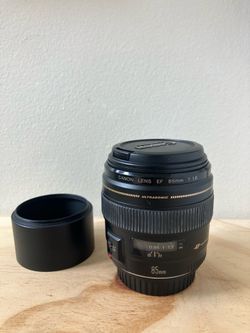 Canon 85mm f/1.8 lens
