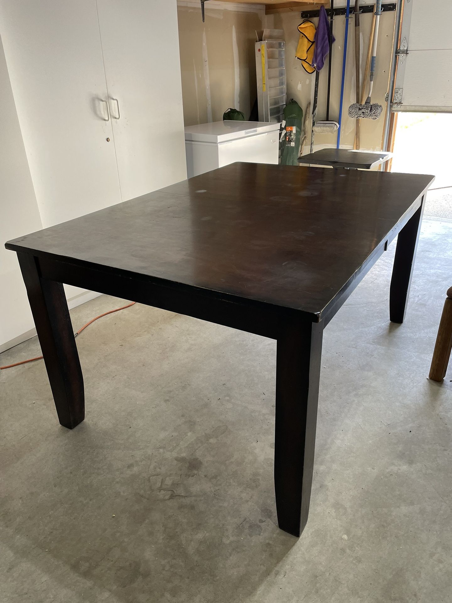 Kitchen Table W/ Extender