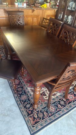Dining room table