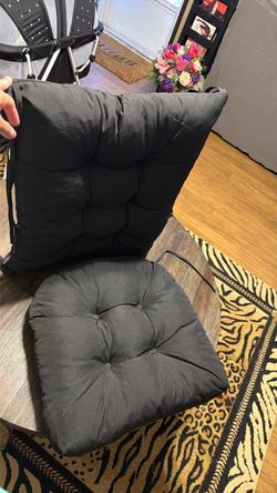 Black Tufted Chair Cushion Set