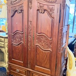 Traditional Armoire - 80% OFF OFFER!!!