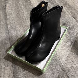 Black Tabi Women’s Ankle Boots