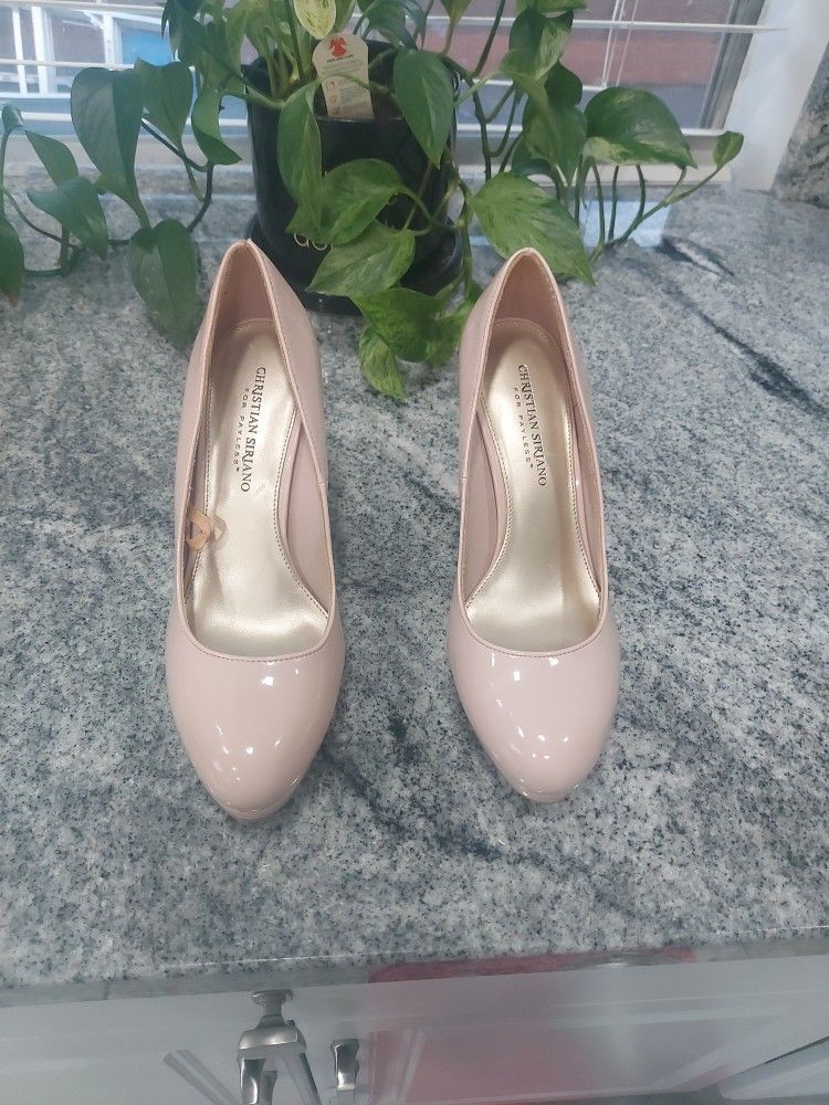 Size 8M Nude/Pink Patent Leather Heels