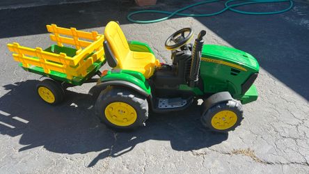 John Deer Kids Electric Tractor