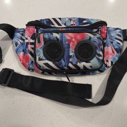 JammyPack Fanny Pack Hip Bag Portable Bluetooth Speaker - Tropical Flamingo Leaf Pattern