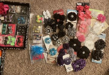 Baby girl head bands and many more accessories!