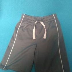 365 KIDS boy shorts/ shorts para niño size 4
