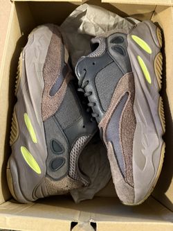 Adidas Yeezy Boost 700 ‘Mauve’