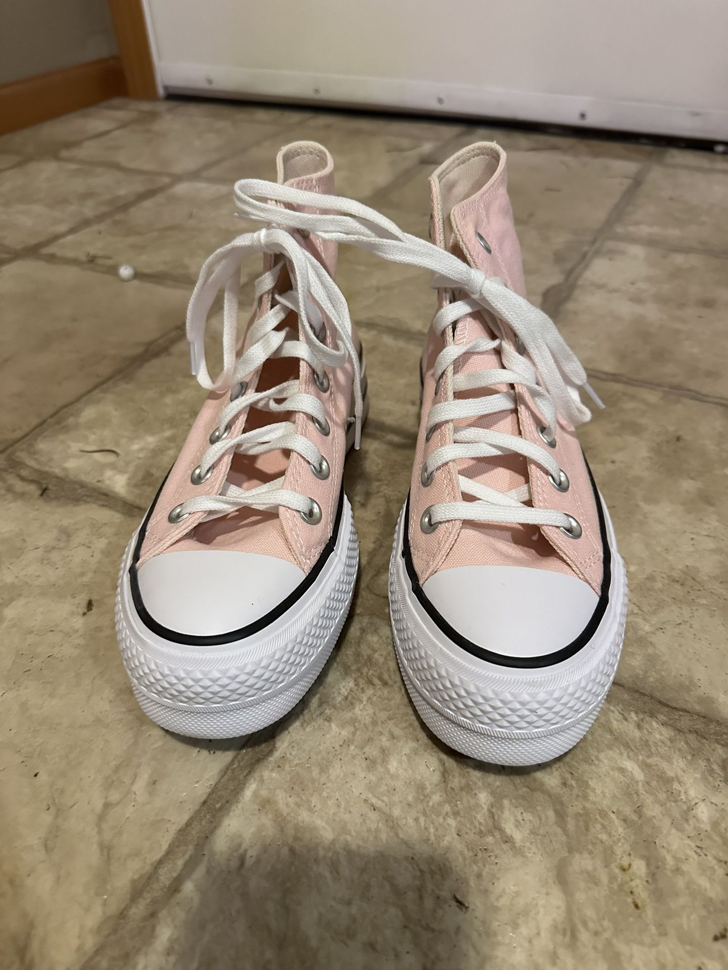 Converse Chuck Taylor Women’s Glaze/White/Black Size 6