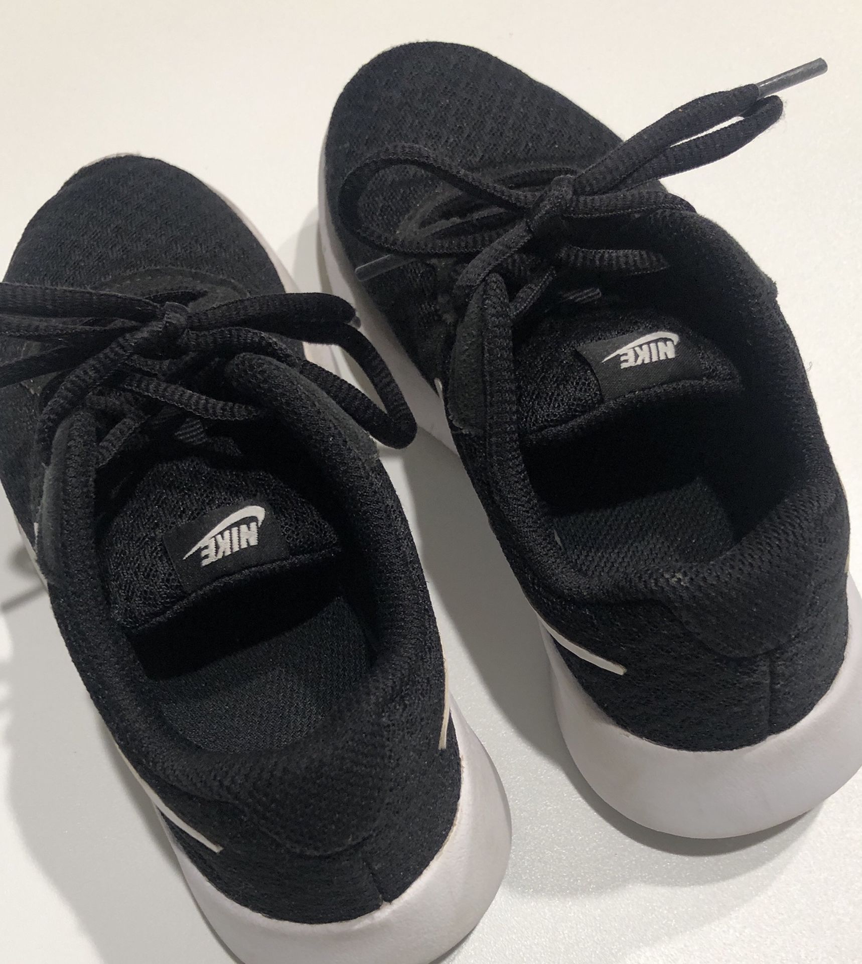 Nike Shoes Size 1.5 (1 1/2)