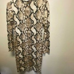 Trendy Clothes – Stay Fashion-Forward with Latest Styles stage too