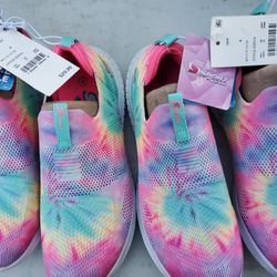 Tenis SKECHERS NUEVOS MEDIDA #4 $20 CADA UNO