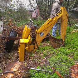 D 100 Cat Skidsteer Attachment And 2 Buckets