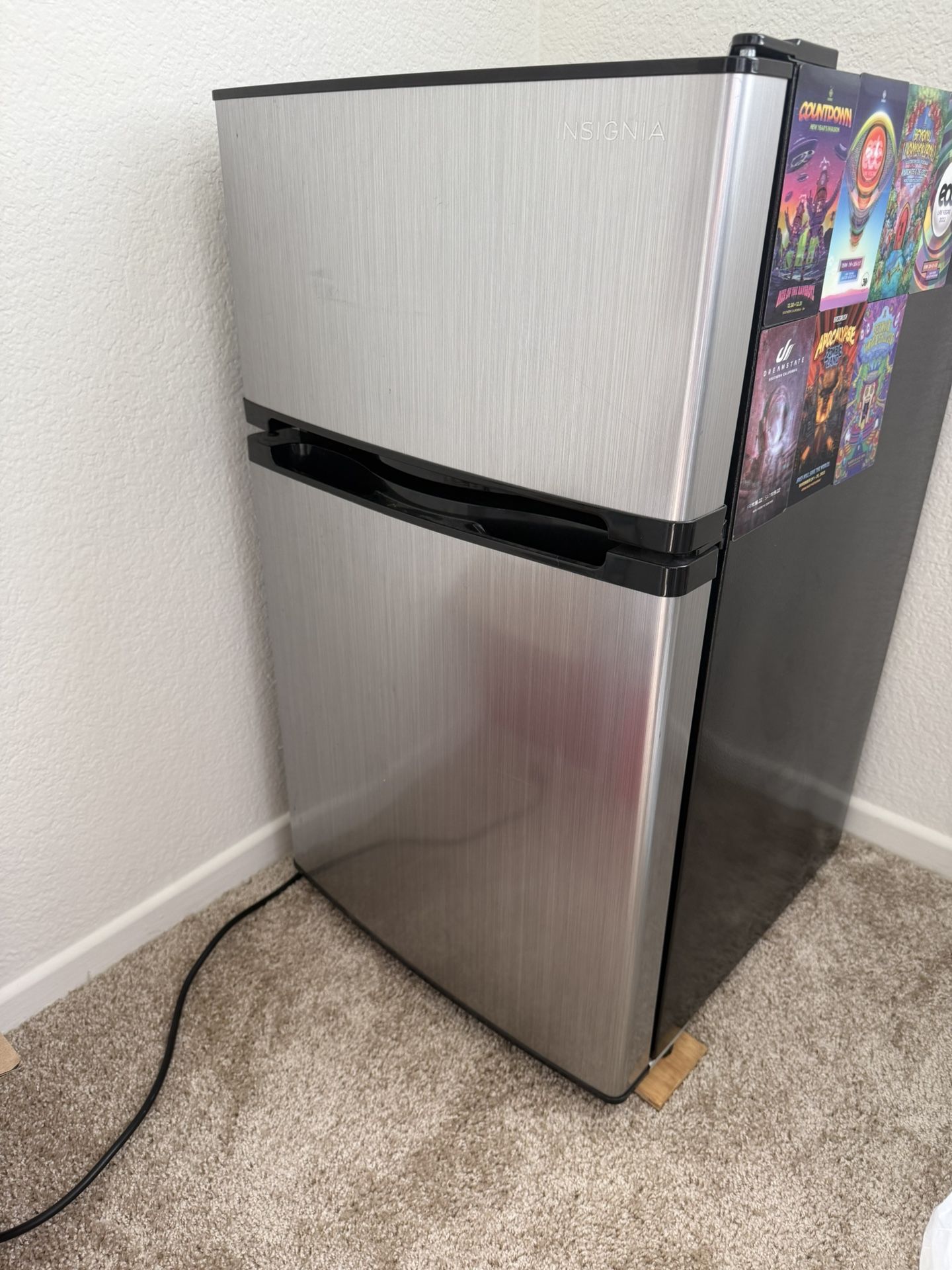 Mini Fridge 