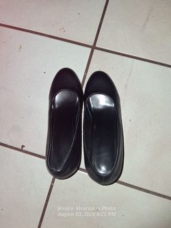 Black Pumps