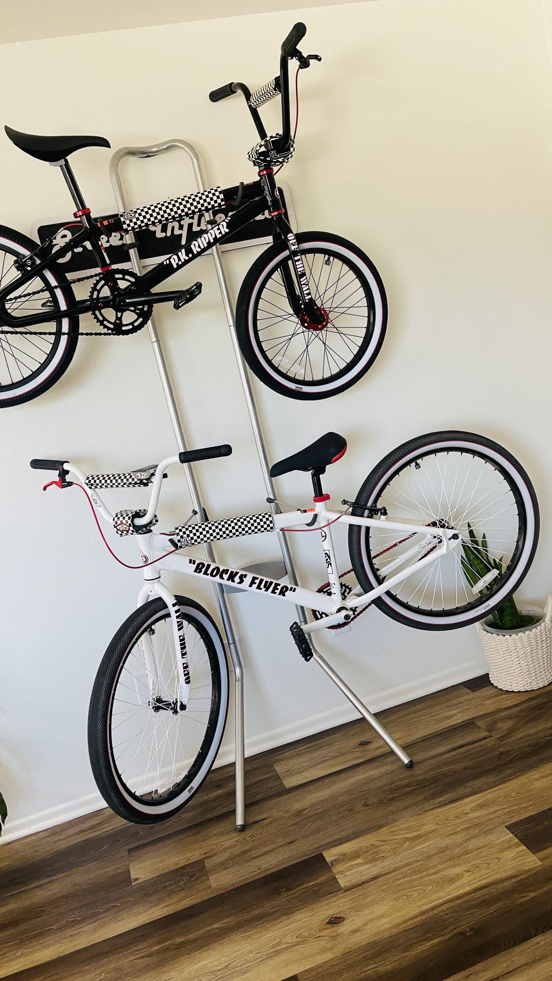 SE Bikes - SE Vans Blocks Flyer 26 BMX Bike Collector 2021 – Bikecraze  Electric Bike Shop