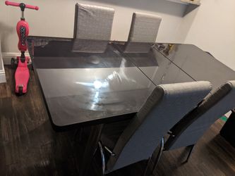 Dinning Table With Chairs