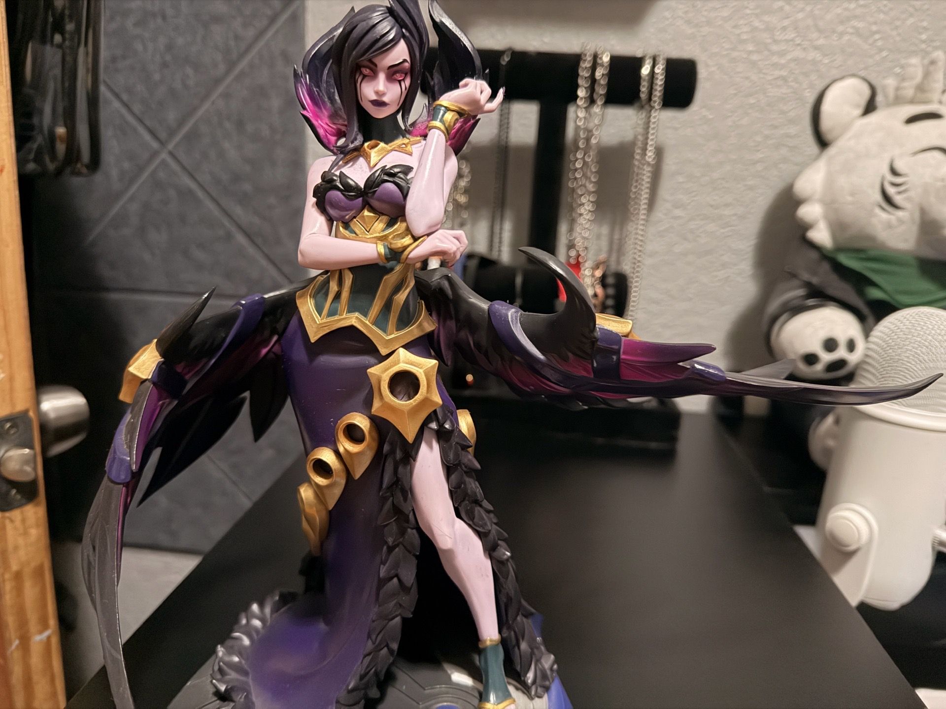 Morgana statue