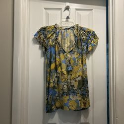Women’s 100% Rayon Thin, Lightweight, Short Ruffled Sleeve, Pullover Print Top… Around a Size Small/Medium