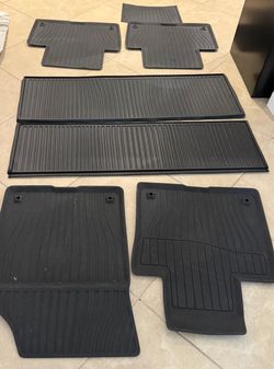 Genuine Volvo XC90 7-Seater Rubber Floor Mats – 8 Piece Set, Unused