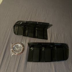 2024+ mustang  smoked tail light covers 