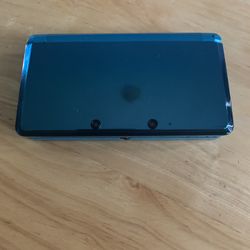 Blue Nintendo 3ds With Charger