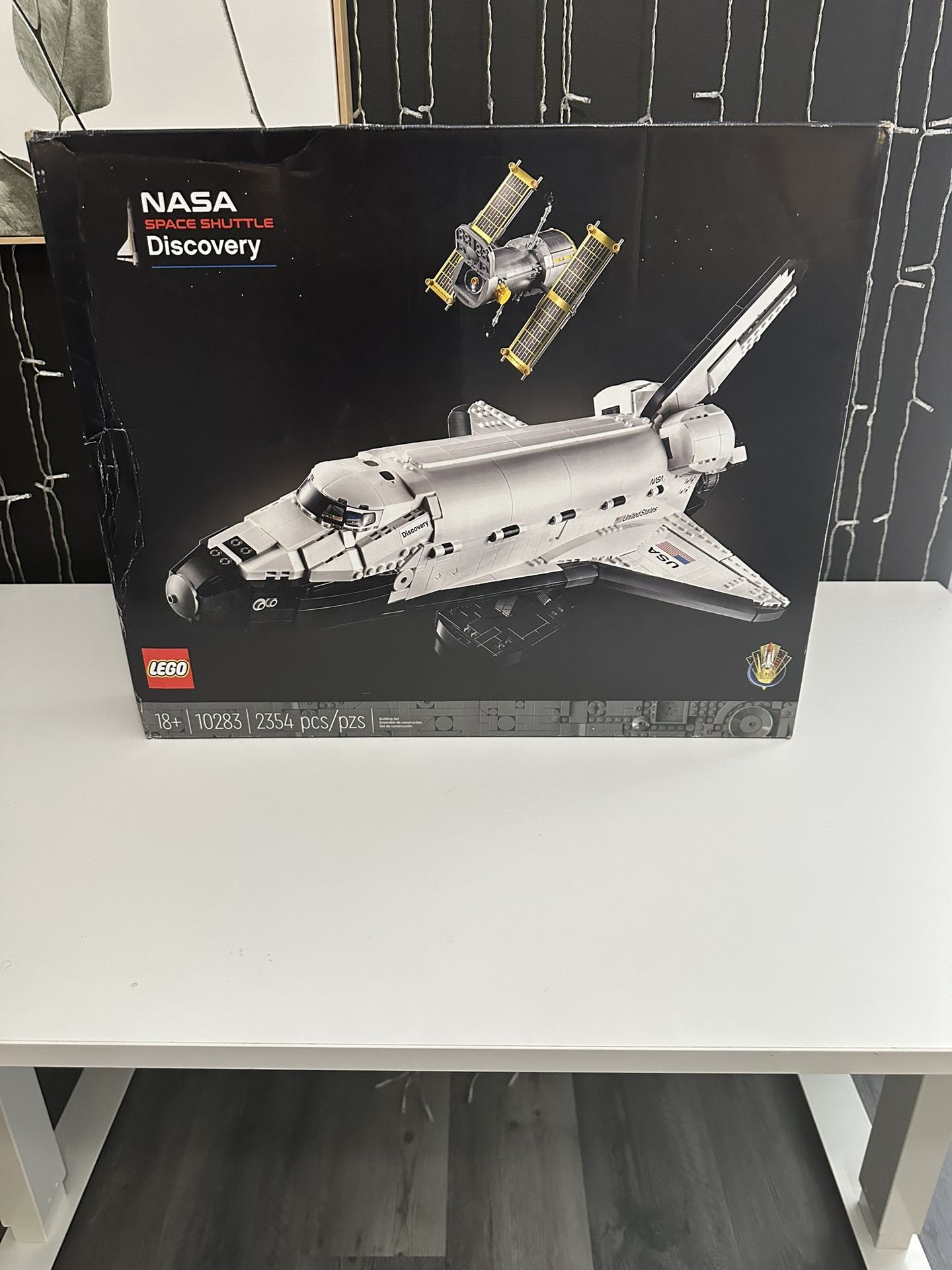 LEGO - NASA Space Shuttle Discovery - NEW - $125 obo