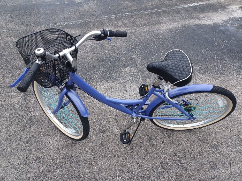 Woman's Beach Cruiser Bike